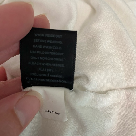 Simply Vera by Vera Wang white tshirt with lace detail. Size XLarge. - Picture 7 of 8